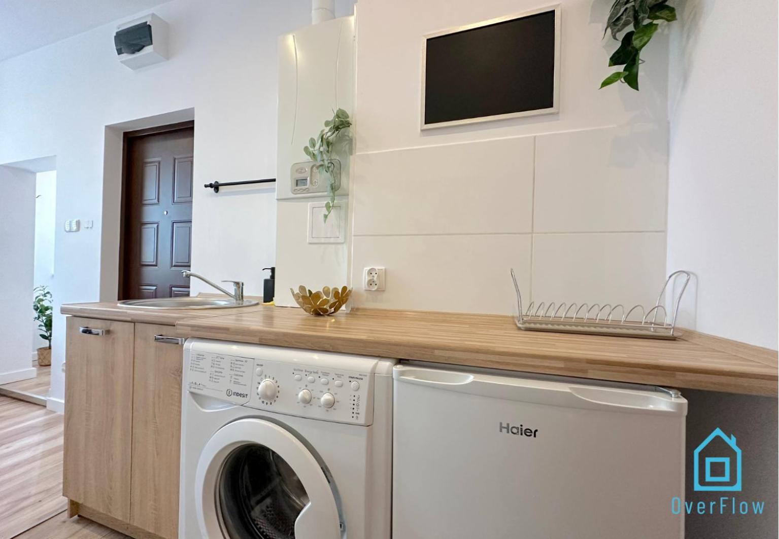 Birch Studio- Peaceful Retreat, 10 Minutes To Old Town & Seaside Apartment