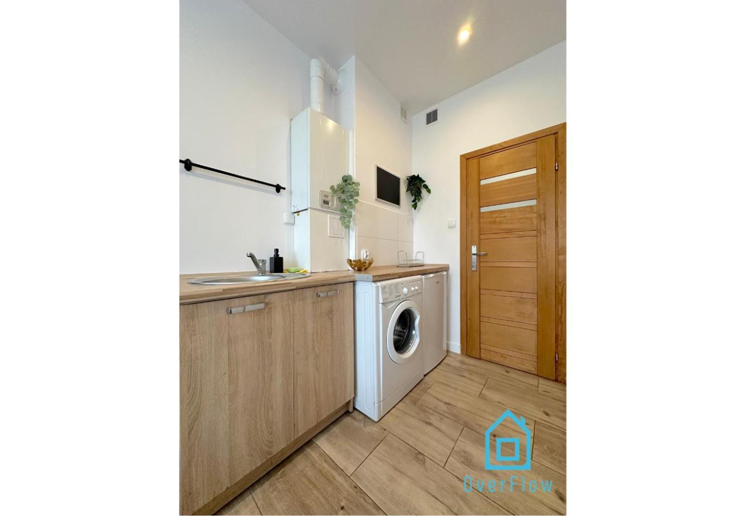Apartment Birch Studio- Peaceful Retreat, 10 Minutes To Old Town & Seaside *