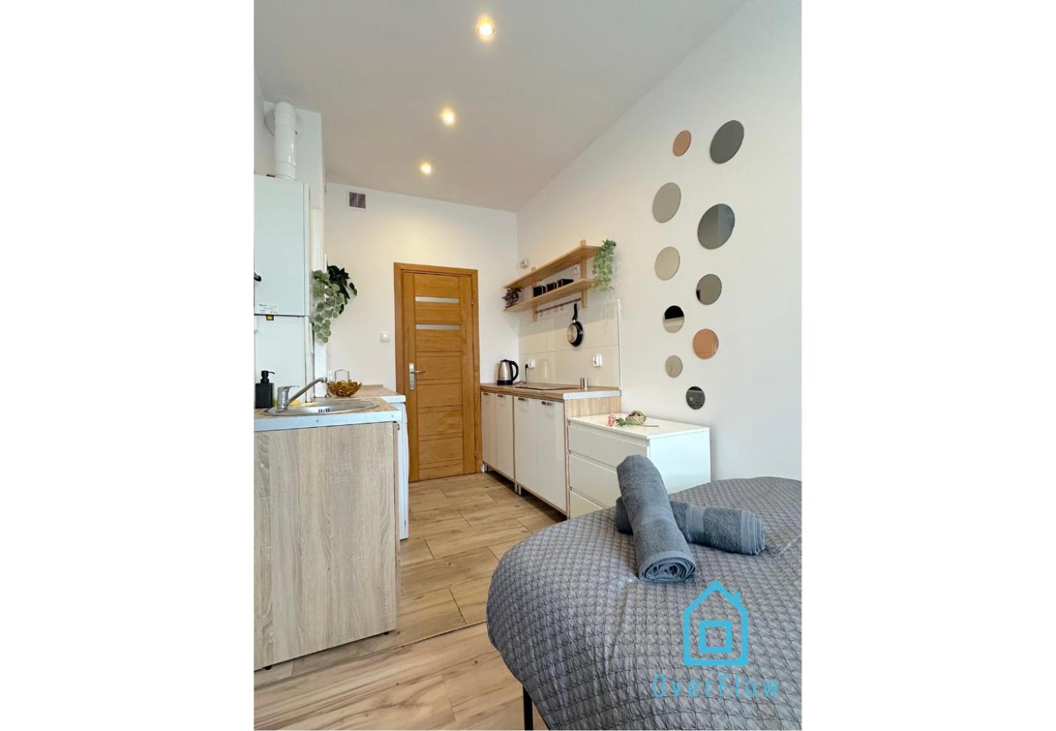 Apartment Birch Studio- Peaceful Retreat, 10 Minutes To Old Town & Seaside